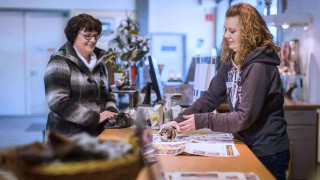 Dein sinnvoller Sommer: Ehrenamt im Oxfam Shop Hamburg-Wandsebk